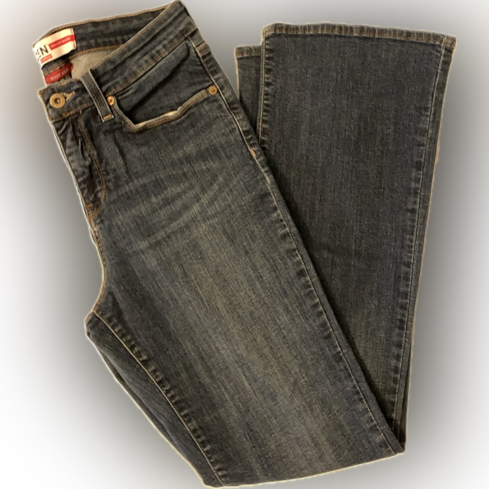 Denizen from Levis Boot Cut Womens Jeans Size 10M Dark Wash Totally Shaping